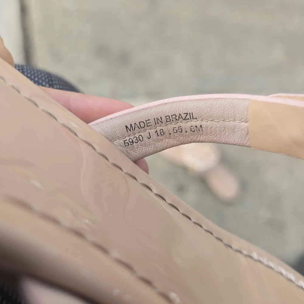Tory Burch Patent Logo Thong Sandals in Blush Nude - Picture 6 of 11